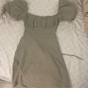 Selling Oak+fort cute dresses.